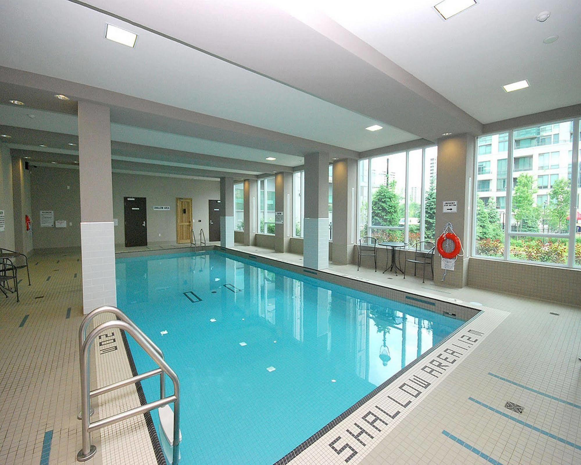 Maplewood Furnished Suites Mississauga Dış mekan fotoğraf